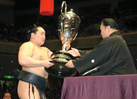 Их аварга Д.Дагвадорж эмгэнэл илэрхийллээ